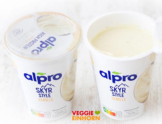 Zwei Becher veganer Vanille Skyr von alpro Alpro Skyr Style Vanille (400 g Becher)