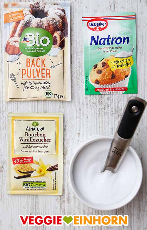 Backpulver, Natron, Vanillezucker, Salz Reinweinstein-Backpulver, Natron von Dr. Oetker, Bourboun Vanillezucker und Salz