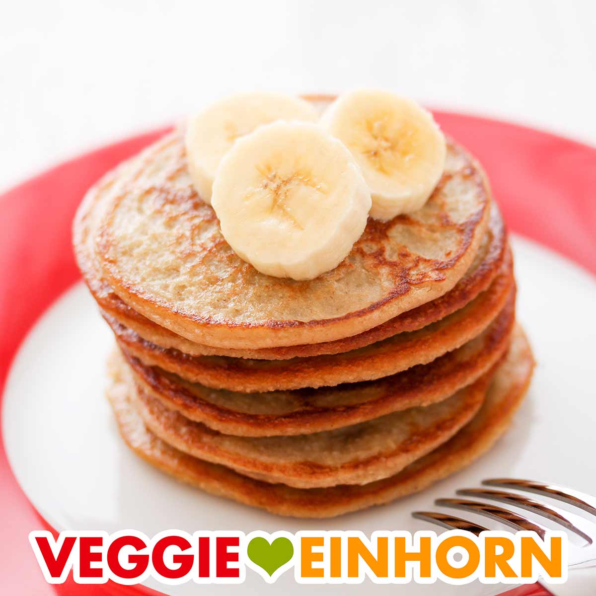 Ein Stapel Bananen Haferflocken Pancakes
