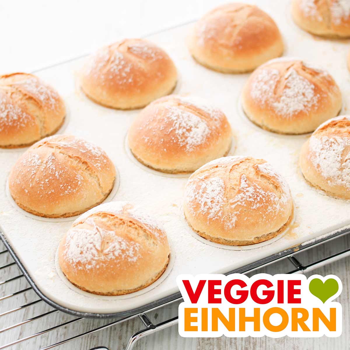 Eine Muffinform mit Brötchen