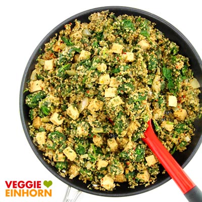 Vegan kochen: Einfaches veganes Rezept BULGUR-PFANNE mit SPINAT und TOFU | Schnell, einfach und lecker | Veganes Rezept mit Schritt-für-Schritt Foto Anleitung und VIDEO. #VeggieEinhorn
