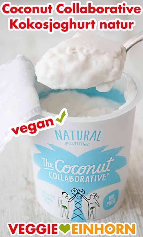 Kokosjoghurt Coconut Collaborative Ein geöffneter Becher Kokosjoghurt von Coconut Collaborative
