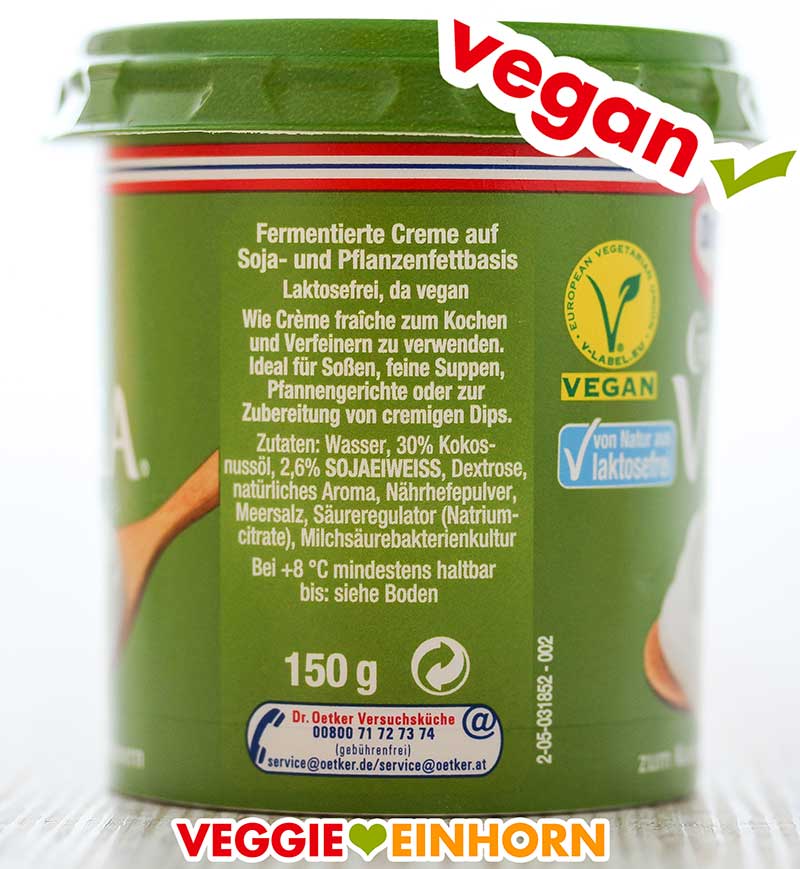 Zutaten auf einem Becher Creme vega