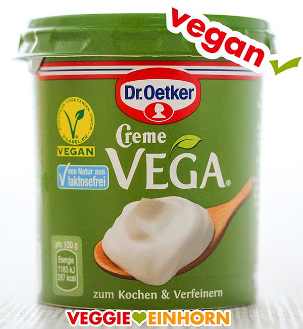 Ein Becher Creme vega von Dr. Oetker