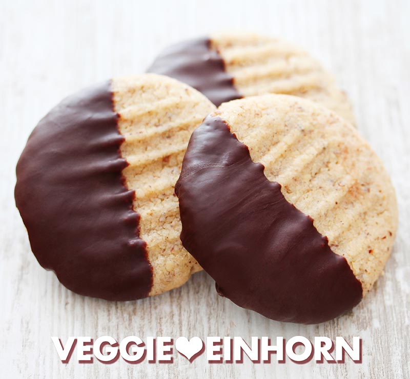 Einfache Nussplätzchen mit Schokolade