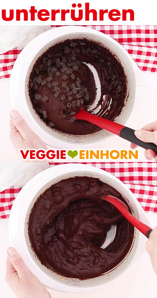 Brownie Teig mit Schokolade umrühren Brownie Teig mit Schokolade umrühren