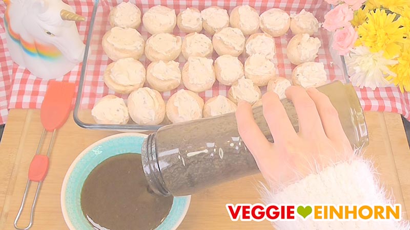 Vegane GEFÜLLTE CHAMPIGNONS | Einfaches leckeres Party Rezept | VEGANE gefüllte Pilze | Rezept mit Schritt-für-Schritt Foto-Anleitung und VIDEO