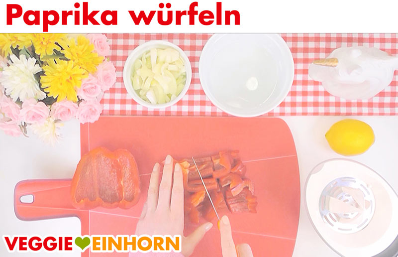 Paprika würfeln