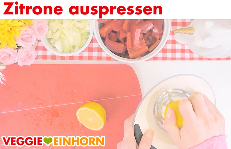 Zitrone pressen