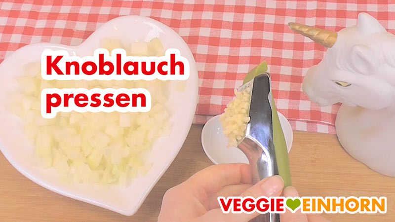 Einfache vegane QUINOA-BOHNEN-MAIS-Pfanne | Gesundes, schnelles Rezept mit Schritt-für-Schritt Foto-Anleitung und VIDEO
