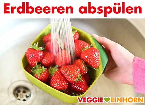 Erdbeeren abspülen Erdbeeren abspülen.