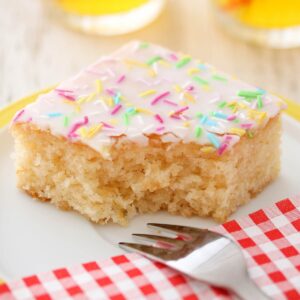 Ein Stück Fantakuchen auf einem Teller
