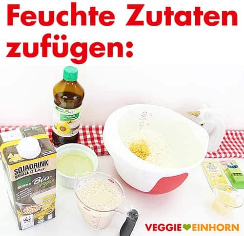 Feuchte Zutaten für Zitronenkuchen Feuchte Zutaten für Zitronenkuchen