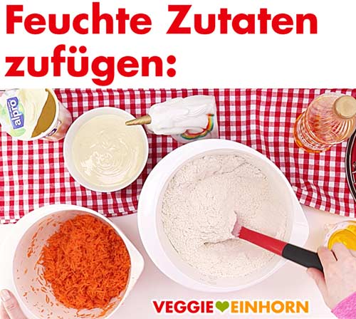 Feuchte Zutaten für veganen Karottenkuchen Feuchte Zutaten für veganen Karottenkuchen