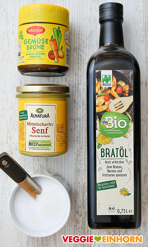 Gemüsebrühe, Senf, Salz, Öl Gemüsebrühe Pulver, veganer Senf, Salz, Öl zum Braten
