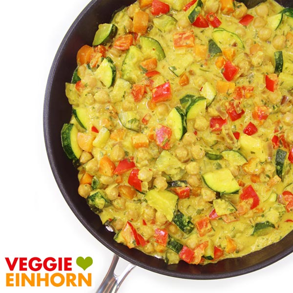 Gemüsecurry vegan mit Kokosmilch und Kichererbsen