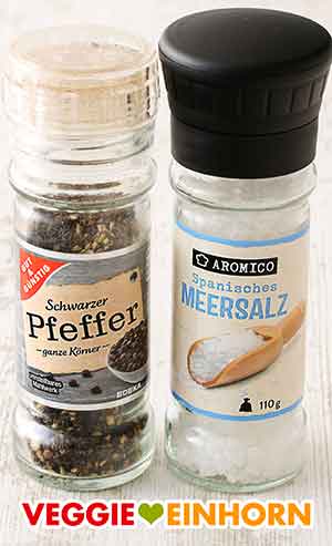 Salz und Pfeffer Schwarzer Pfeffer und Meersalz