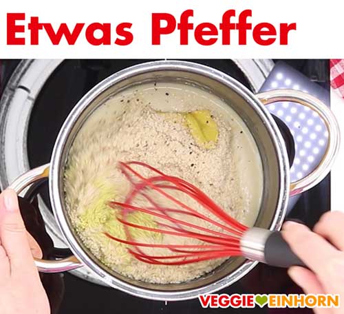 Hefeschmelz mit Gewürzen im Topf Hefeschmelz mit Gewürzen im Topf