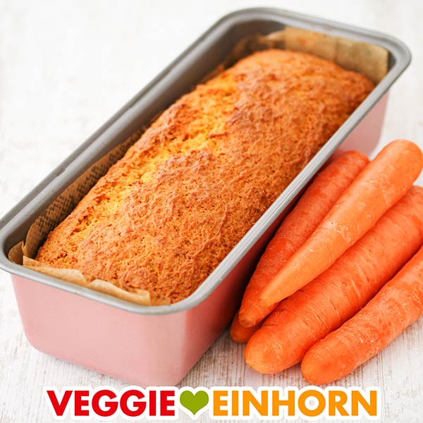 Karotten Kokos Kuchen in einer Kastenform