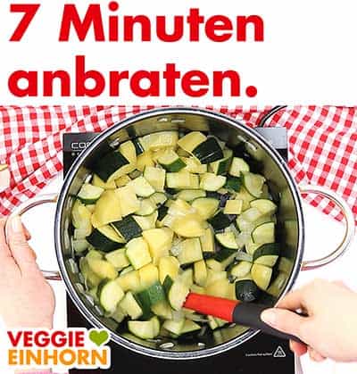 Kartoffeln, Zucchini und Knoblauch mit anbraten Kartoffeln, Zucchini und Knoblauch mit anbraten