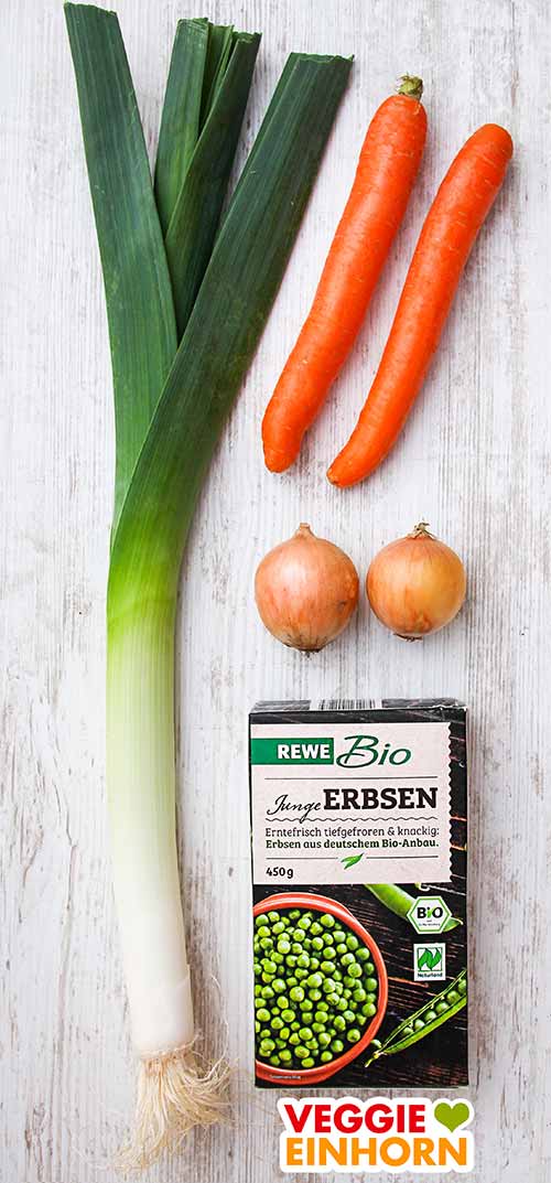Gemüse Lauch, Möhren, Zwiebeln, tiefgekühlte Erbsen