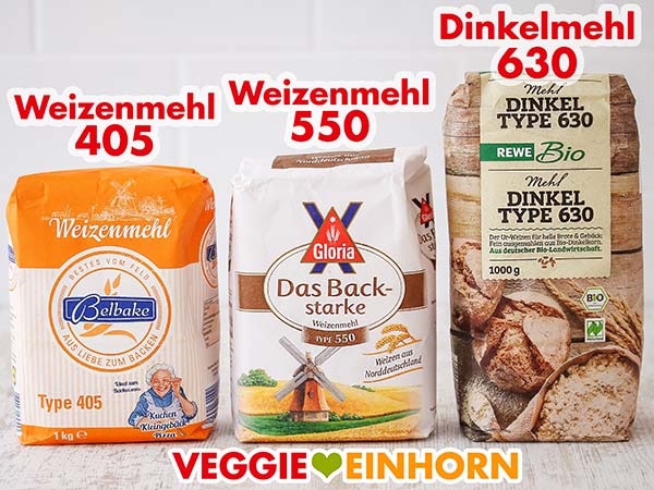 Drei Packungen Mehl