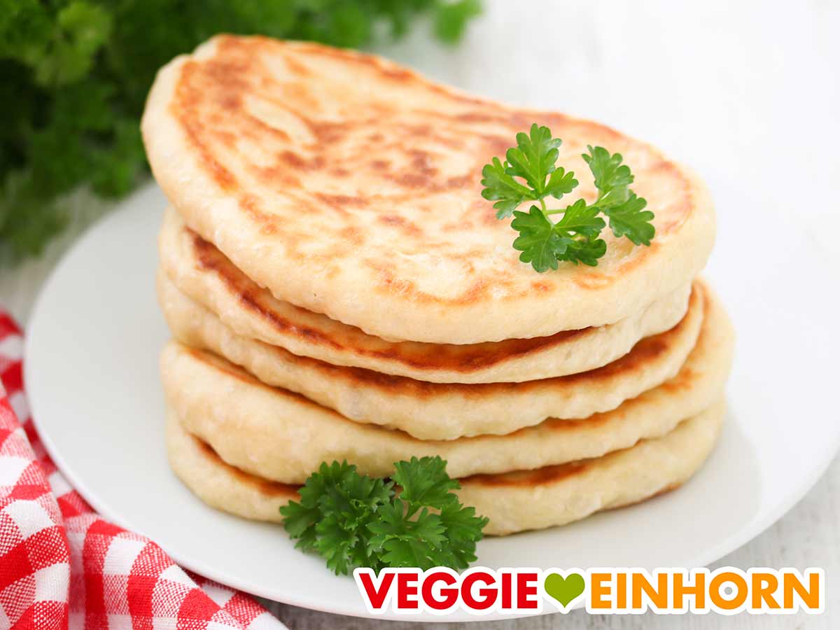 Frisch gebackenes Naan Brot