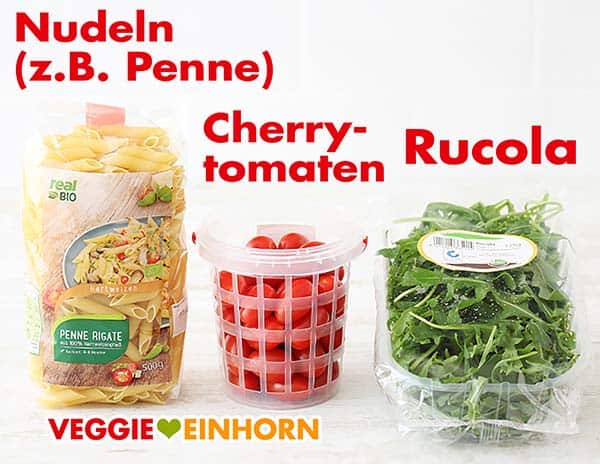 Nudeln (Penne), Cherrytomaten und Rucola