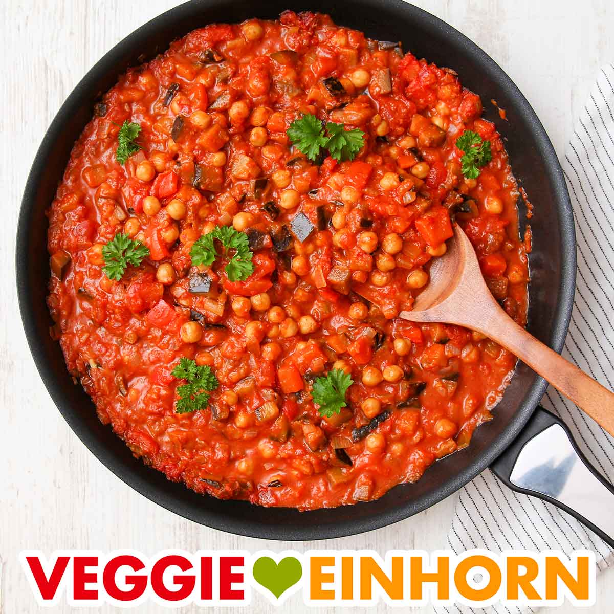 Auberginen Paprika Pfanne mit Kichererbsen