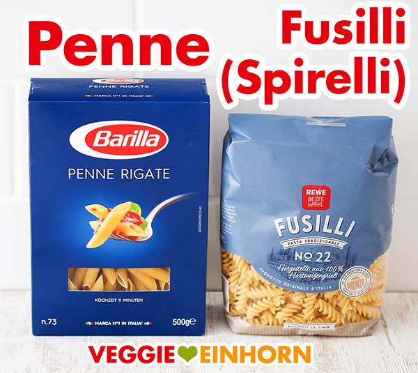 Eine Packung Penne und eine Packung Fusilli Pasta