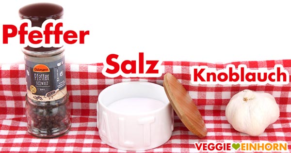 Pfeffer, Salz und Knoblauch für veganes Joghurt Dressing Pfeffer, Salz und Knoblauch für veganes Joghurt Dressing