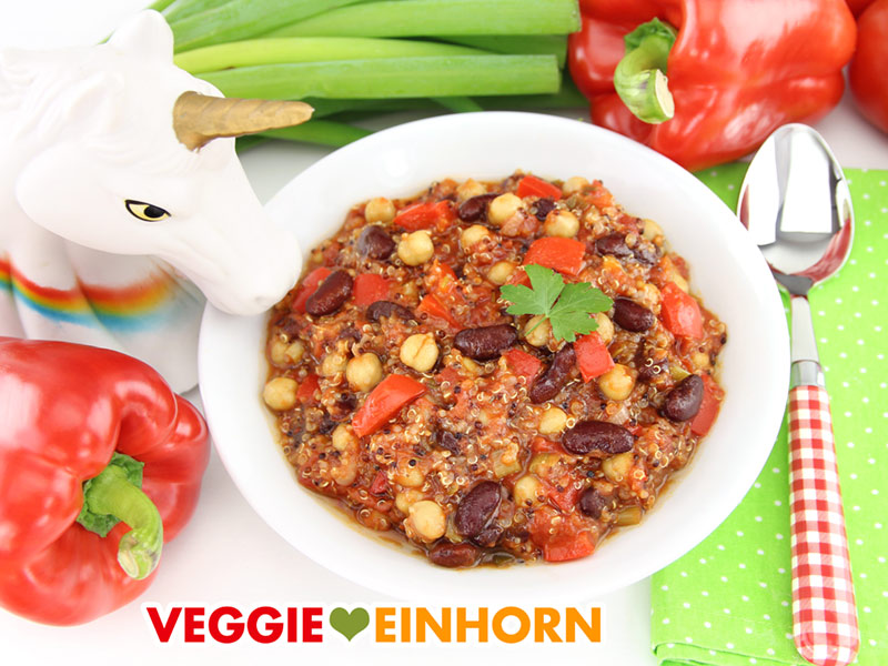 Veganer Kichererbsen-Quinoa-Eintopf mit Kidneybohnen und Paprika