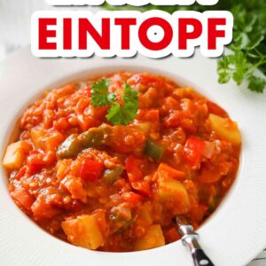 Vegetarischer Eintopf mit roten Linsen und Kartoffeln