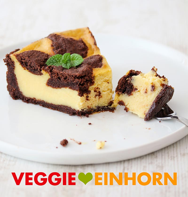 Kuchenteller mit einem Stück veganen Zupfkuchen Russischer Zupfkuchen vegan Rezept