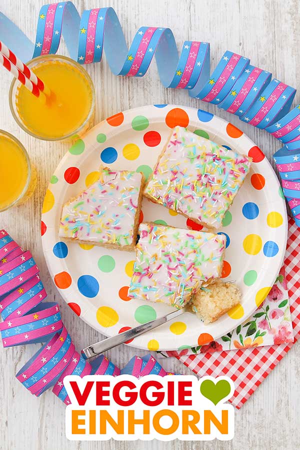 Kindergeburtstagskuchen mit Fanta Fantakuchen mit Dekoration für Kindergeburtstag