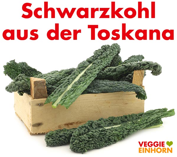 Schwarzkohl in einer Holzkiste