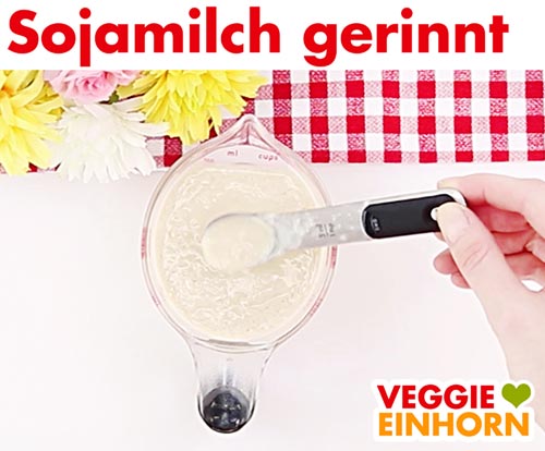 Sojamilch mit Apfelessig gerinnt