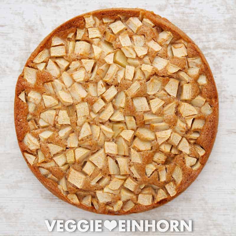 Frischer veganer Apfelkuchen