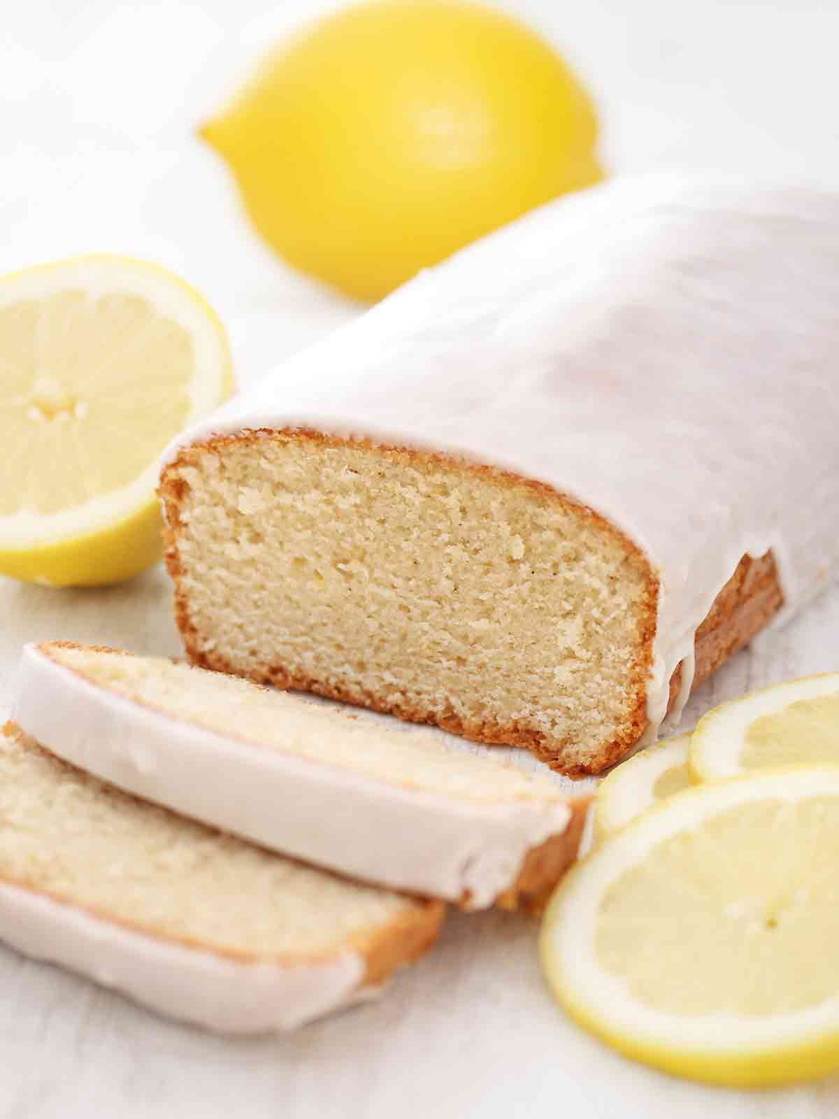 Super saftiger veganer Zitronenkuchen