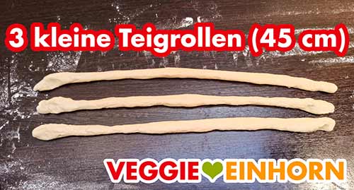 Teigrollen für die Neujahrsbrezel 3 Rollen aus Hefeteig für die Neujahrsbrezel
