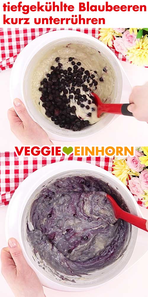 Tiefgekühlte Blaubeeren unter den Teig rühren