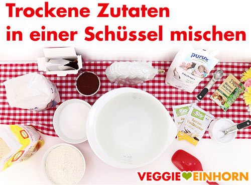 Trockene Zutaten für die vegane Torte Trockene Zutaten für die vegane Torte