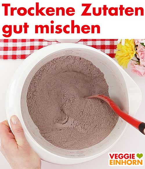 Trockene Zutaten gut vermischen.