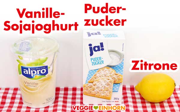 Sojajoghurt mit Vanille Geschmack, Puderzucker, Zitrone Sojajoghurt mit Vanille Geschmack, Puderzucker, Zitrone