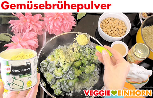 Ein Esslöffel veganes Gemüsebrühe Pulver hinzugeben Gemüsebrühe Pulver zufügen