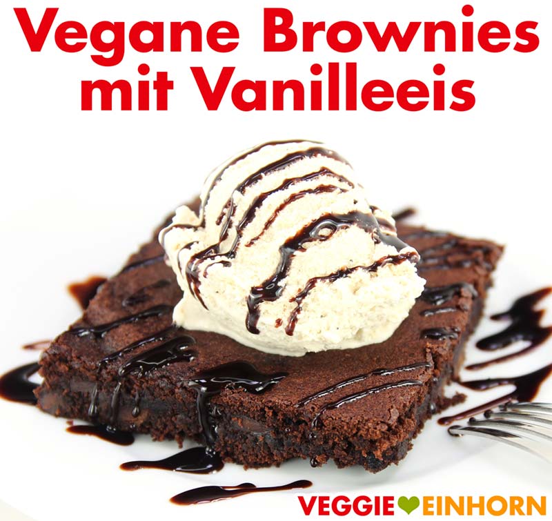 Vegane Brownies mit Vanilleeis zum Nachtisch Vegane Brownies mit Vanilleeis zum Nachtisch