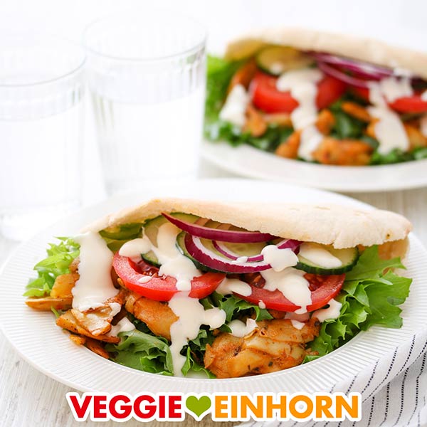 Die Knoblauch-Joghurtsoße ist eine leckere vegane Dönersoße Veganer Döner mit Joghurtsoße