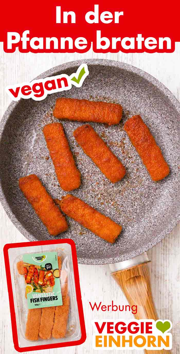 Bratpfanne mit vegetarischen Fischstäbchen von Vantastic Foods Vantastic Foods Fischstäbchen in der Pfanne