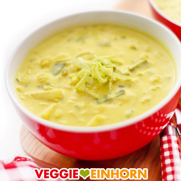 Vegane Käse-Lauch-Suppe mit Kartoffeln