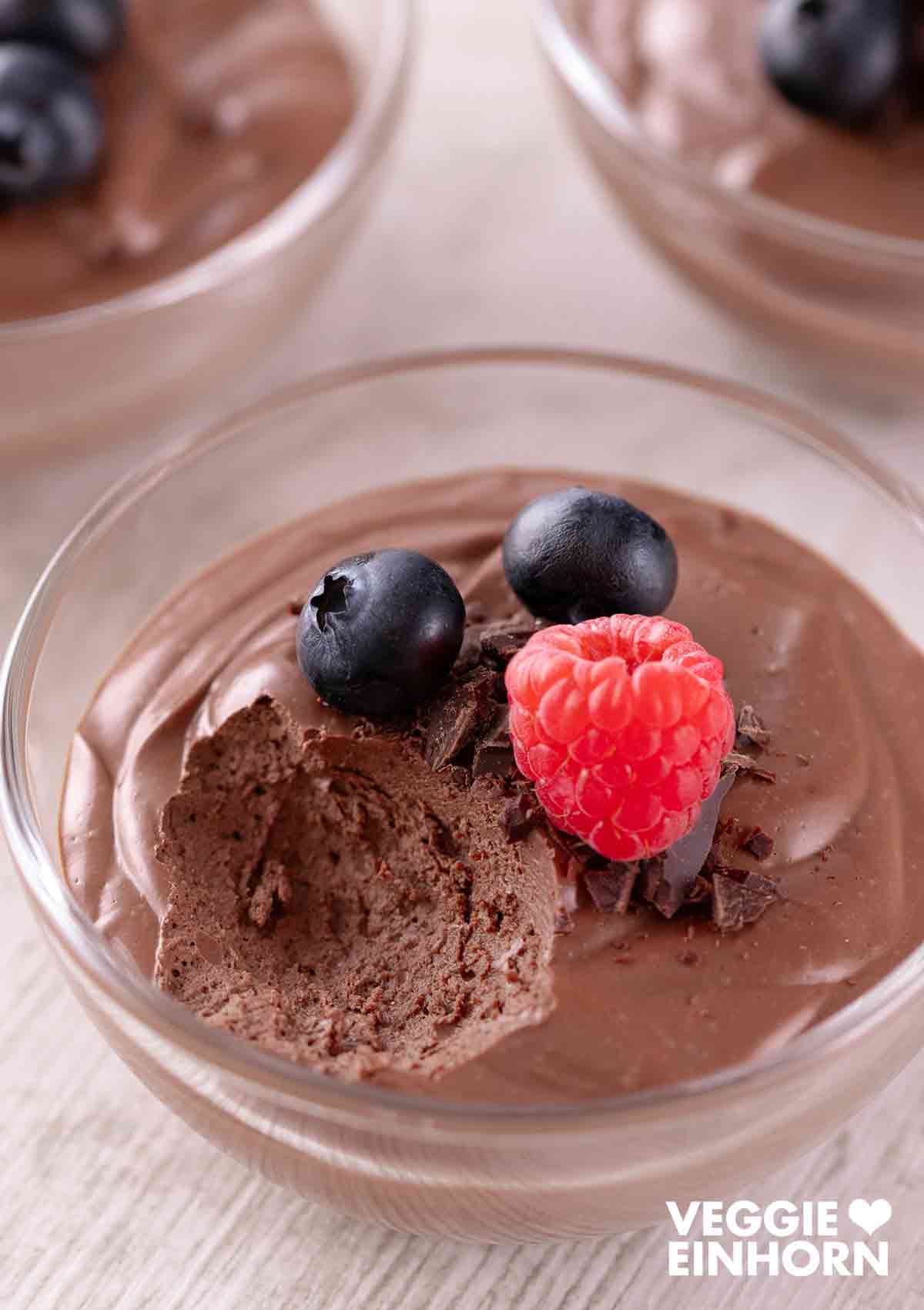 Vegane Mpusse au Chocolat ist ein leckeres Seidentofu Dessert. Vegane Mousse au Chocolat mit Seidentofu
